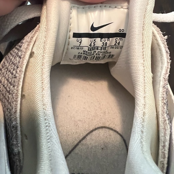 NIKE AIR HURACHE SNEAKERS SZ 7 - Picture 8 of 8